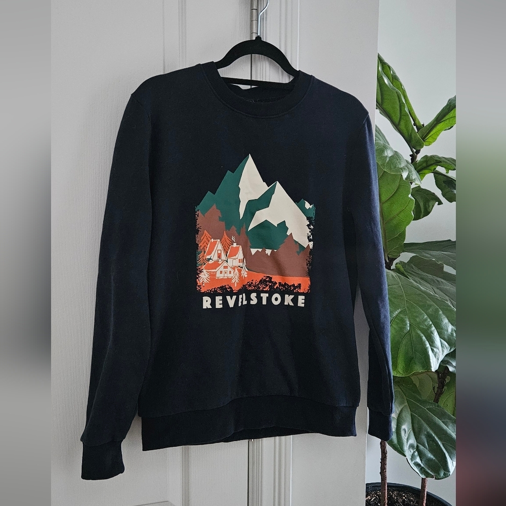 Simons Black Revelstoke sweater